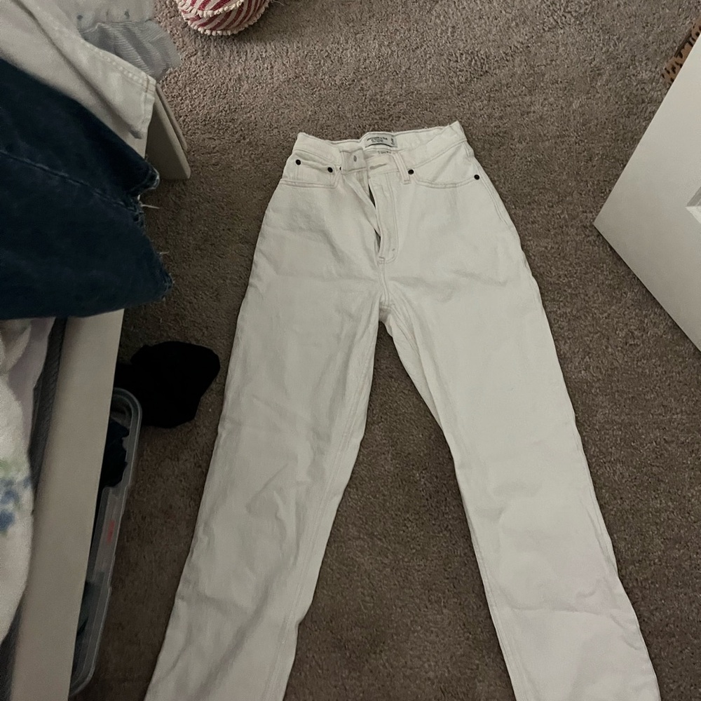 Abercrombie & Fitch Women's Cream Straight Leg Jeans